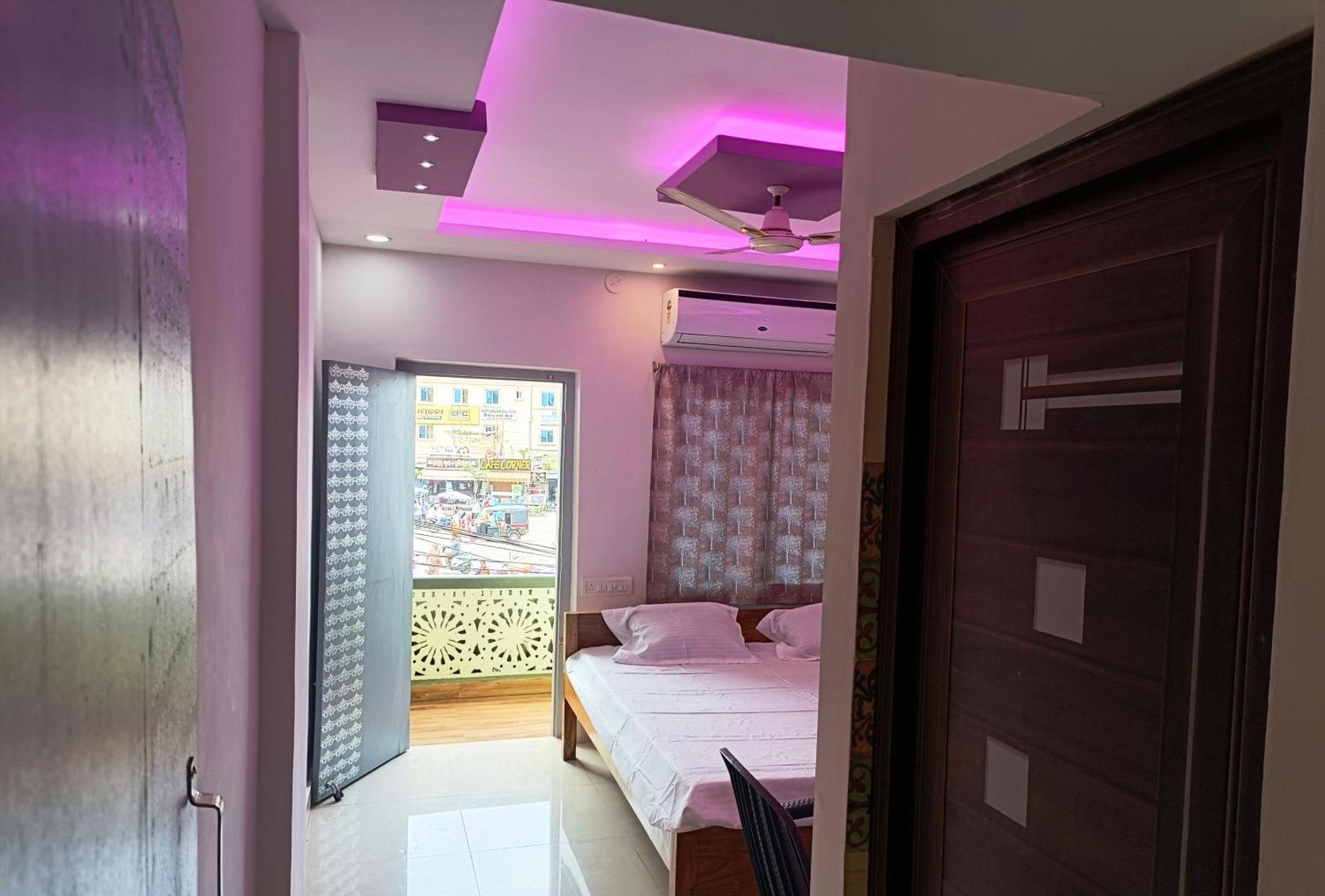 Hotel Grand View Puri Esterno foto