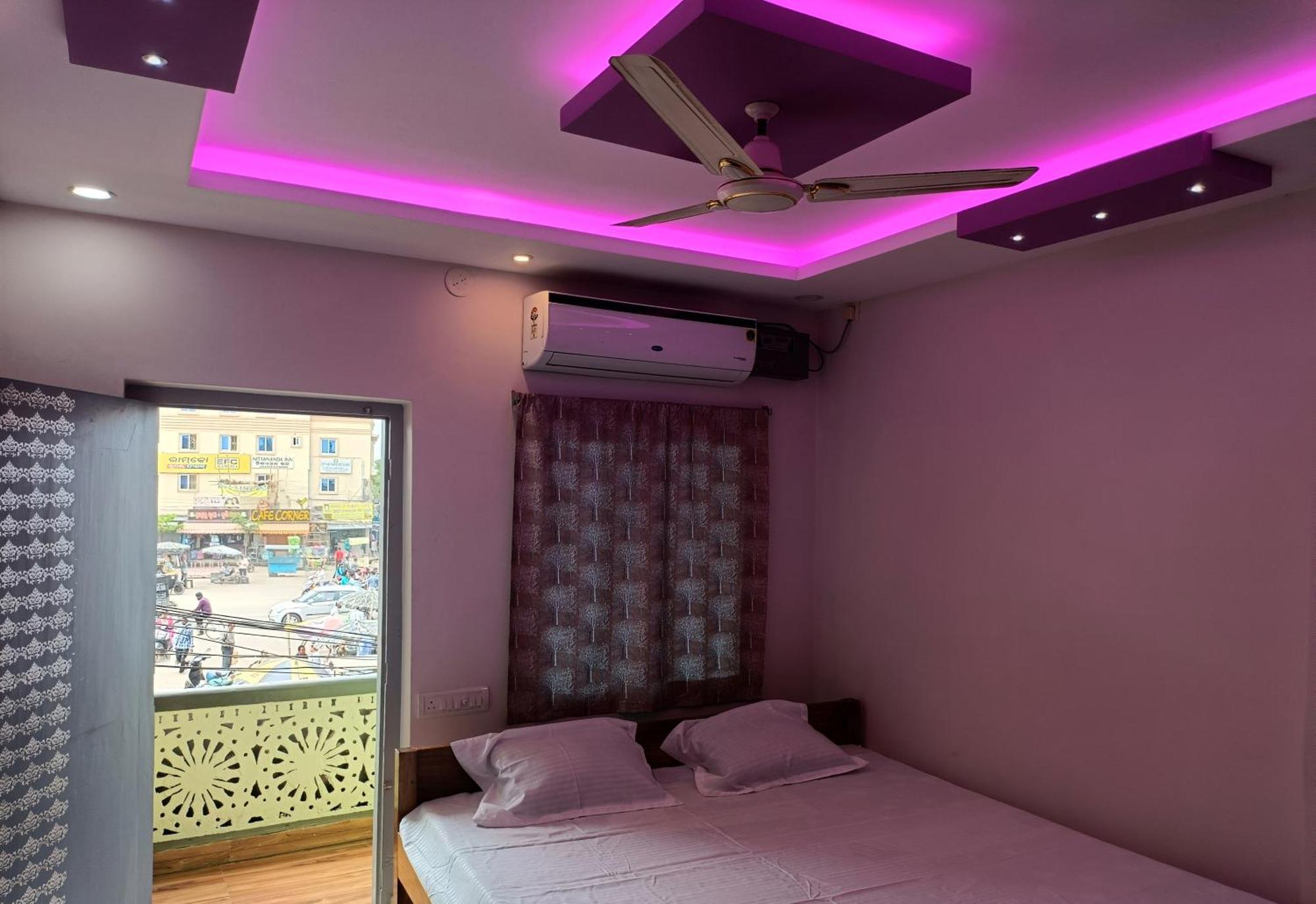 Hotel Grand View Puri Esterno foto