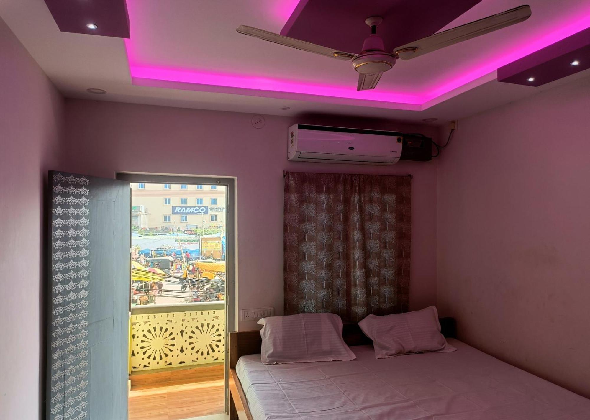 Hotel Grand View Puri Esterno foto