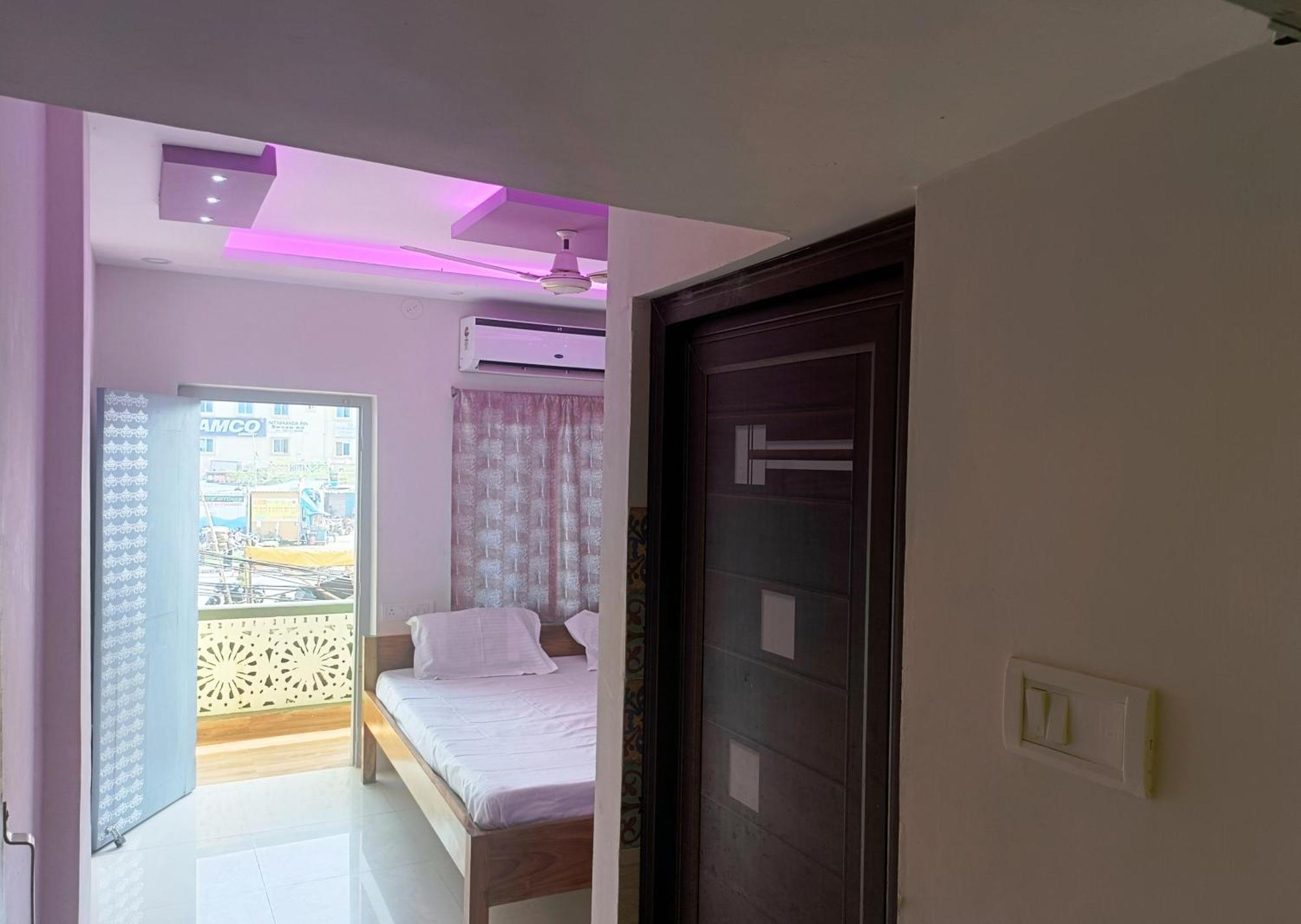 Hotel Grand View Puri Esterno foto