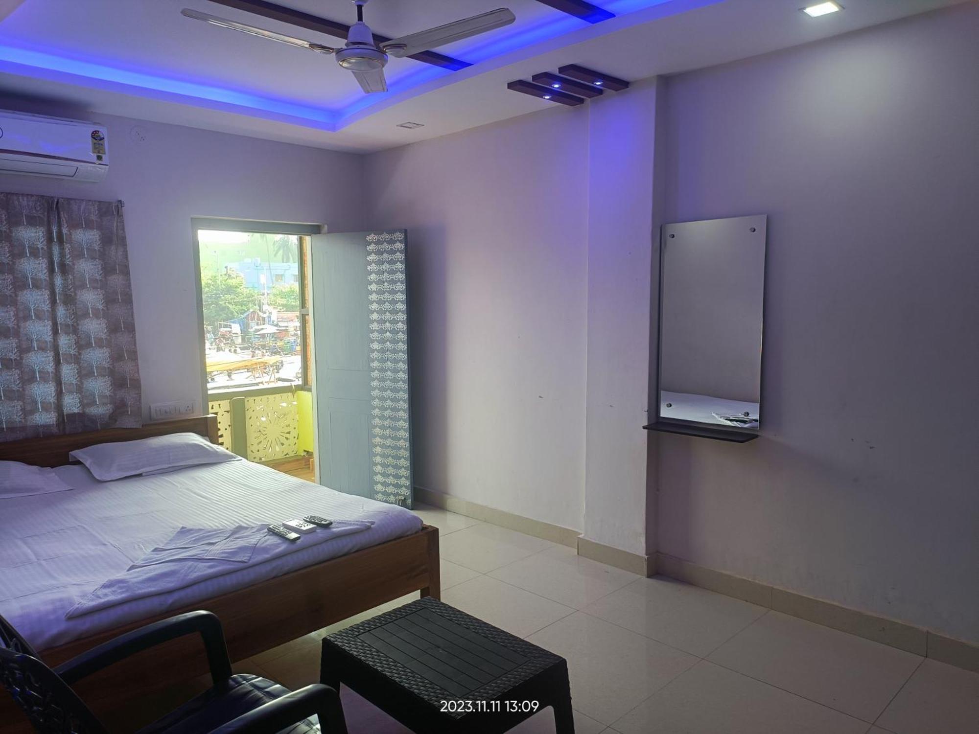 Hotel Grand View Puri Esterno foto