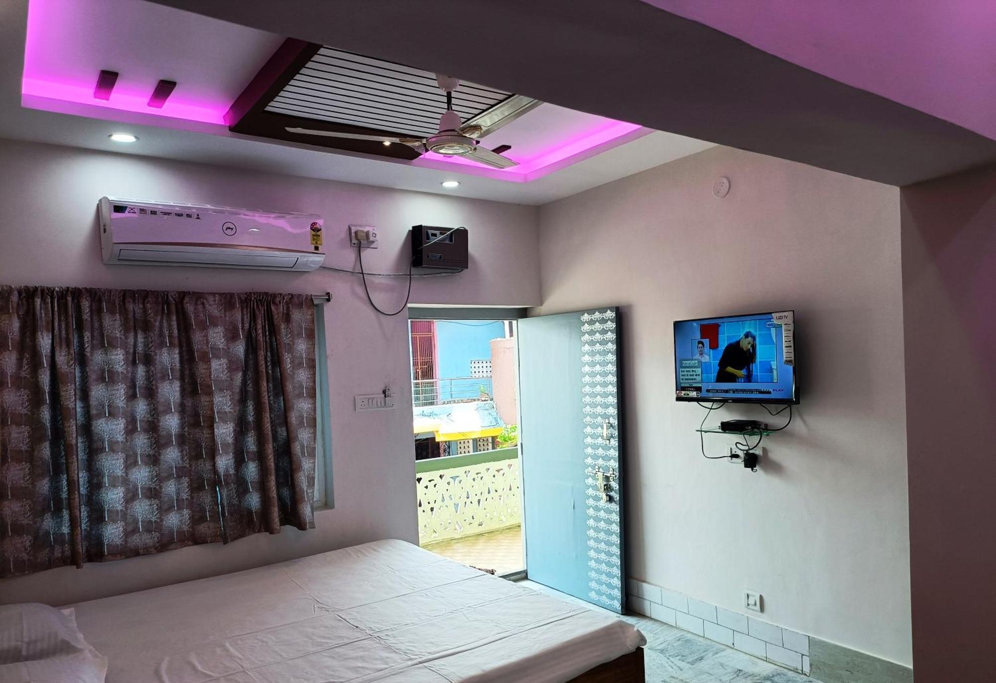 Hotel Grand View Puri Esterno foto
